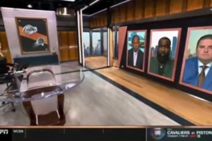 杜兰特现场观战女篮比赛，进球后这个反应太经典了